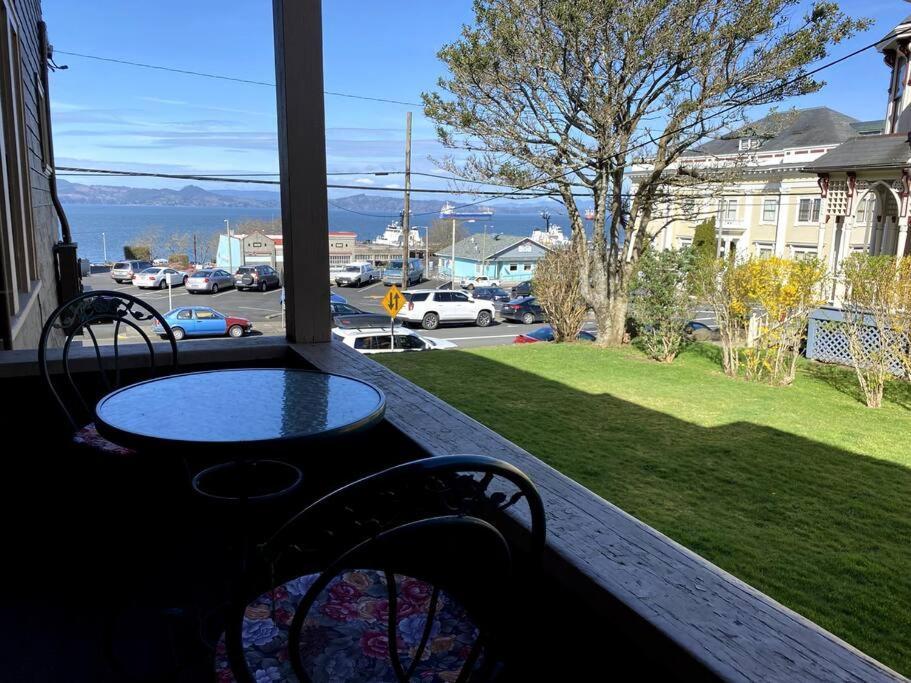 Historic Downtown Riverview Flat, No. 2 Astoria Buitenkant foto