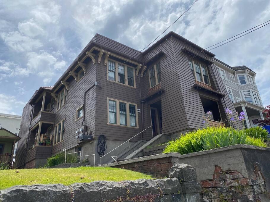 Historic Downtown Riverview Flat, No. 2 Astoria Buitenkant foto